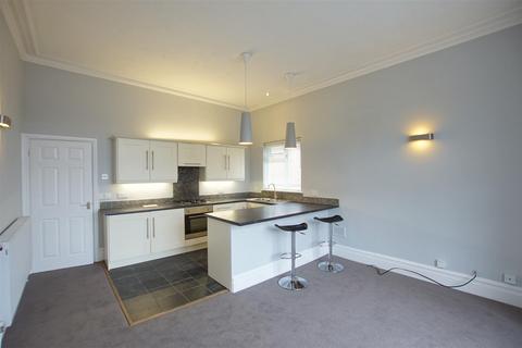 2 bedroom flat to rent, Warwick New Road, Leamington Spa