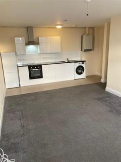 2 bedroom flat to rent, Cherrydown Avenue