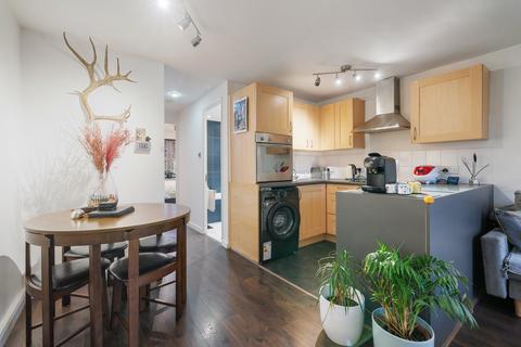 1 bedroom flat for sale, Burnham Close, London SE1