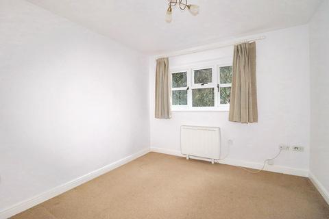 1 bedroom ground floor maisonette for sale, Lindley Road, Walton-on-Thames KT12