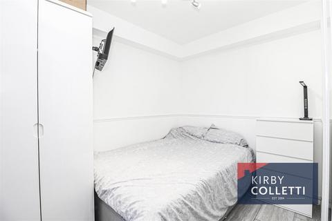 1 bedroom apartment for sale, Parrotts Field, Hoddesdon