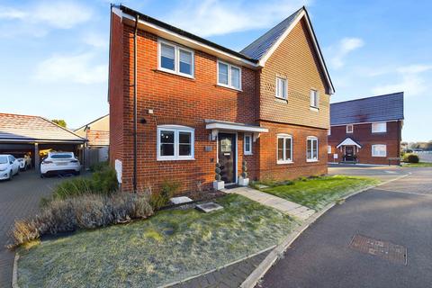 3 bedroom semi-detached house for sale, Autumn Drive, Princes Risborough HP27