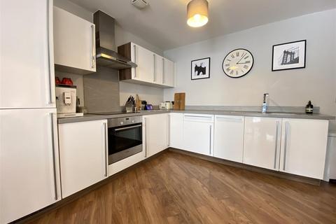 3 bedroom apartment to rent, Alto (Block A) Sillavan Way, Salford