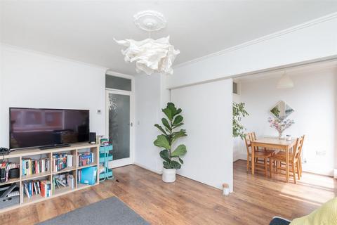 2 bedroom maisonette to rent, Walter Street, London