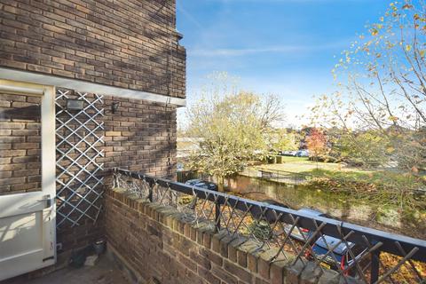 2 bedroom flat for sale, Nero Court, Brentford