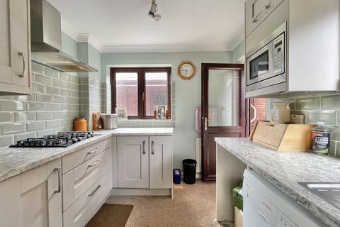 2 Chestnut Court, Exeter, EX2 8XY