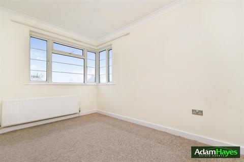 2 bedroom apartment to rent, Beech Lawns, London N12