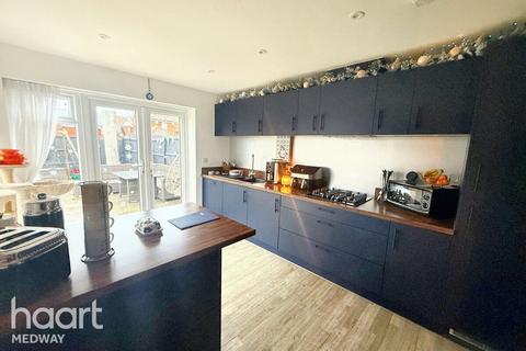 19 Greystone Square, Wouldham, Rochester, ME1 3FP