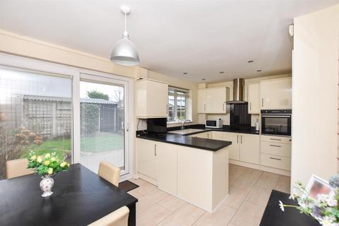 3 bedroom semi-detached house for sale, Downleaze, South Woodham Ferrers, Chelmsford