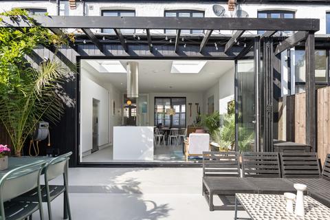 92 Liddell Gardens, London, NW10 3QE