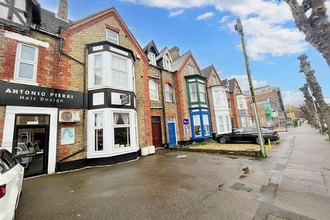 1 bedroom flat to rent, Park Road, Peterborough