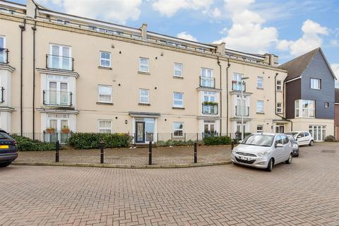 2 bedroom flat for sale, Taylor Close, Tonbridge, Kent