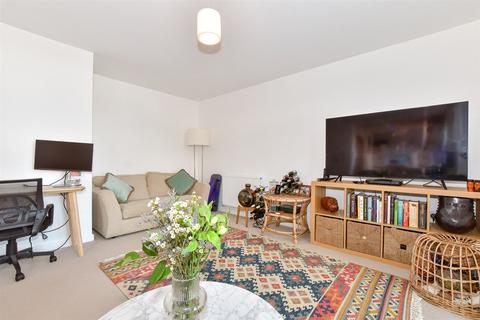 2 bedroom flat for sale, Taylor Close, Tonbridge, Kent