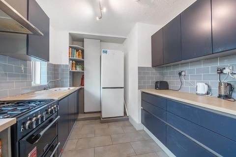 3 bedroom flat for sale, Trinity Gardens, SW9