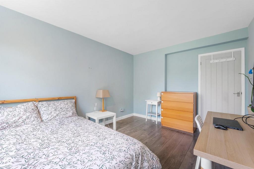Bedroom 1..jpg