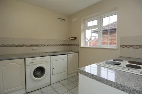 2 bedroom apartment to rent, Parkland Grove, ASHFORD TW15