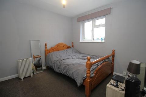 2 bedroom maisonette to rent, Edward Road, Alton, Hampshire, GU34