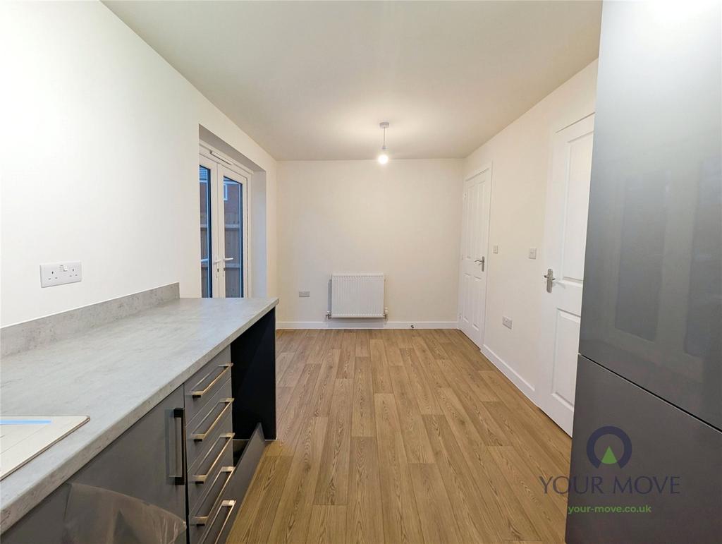 Kitchen/ Dining Room