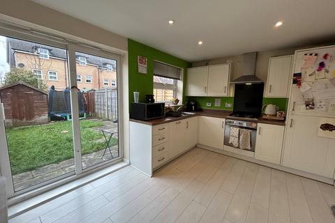 3 bedroom terraced house to rent, Hansen Gardens, Southampton SO30
