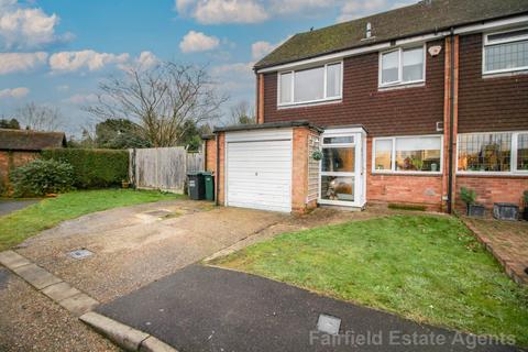 3 bedroom end of terrace house to rent, Solesbridge Close, Chorleywood