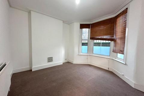 1 bedroom flat to rent, Temple Dwellings, Temple Street, London