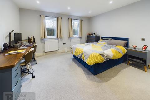 46 Albany Road, Crawley, RH11 7BZ