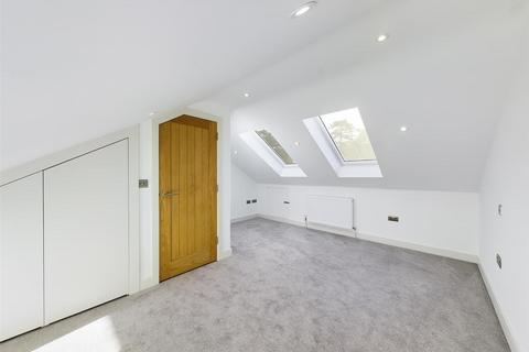 46 Albany Road, Crawley, RH11 7BZ