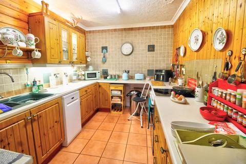 2 bedroom terraced house for sale, Court Road, Eastbourne BN22