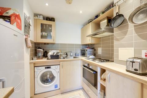 1 bedroom flat to rent, Kingswood Court, Hither Green, London, SE13