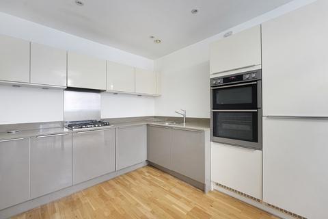 3 bedroom terraced house for sale, Bathurst Square London N15