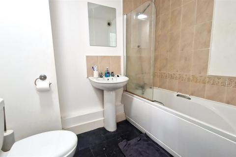 3 bedroom flat to rent, Winker Green Mills, Stanningley Road Armley, Leeds