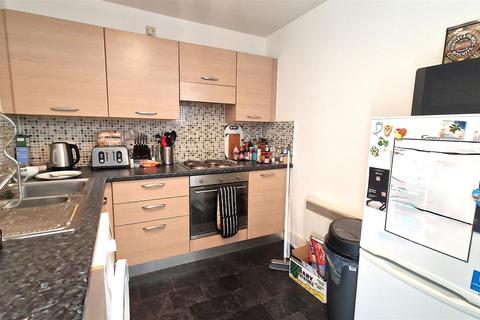 3 bedroom flat to rent, Winker Green Mills, Stanningley Road Armley, Leeds