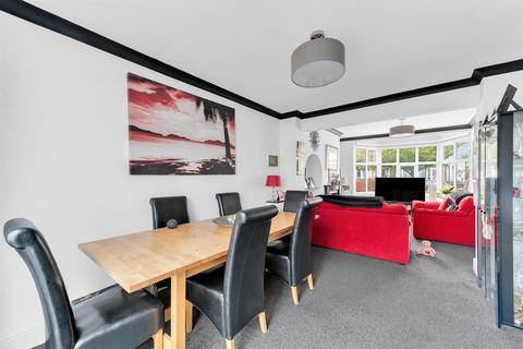 118 Greenview Avenue, Beckenham, BR3 3RU