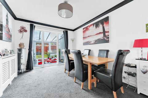 118 Greenview Avenue, Beckenham, BR3 3RU