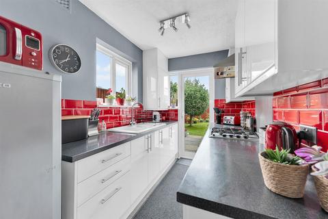 118 Greenview Avenue, Beckenham, BR3 3RU