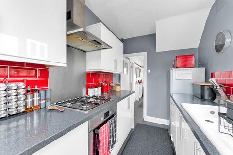 118 Greenview Avenue, Beckenham, BR3 3RU