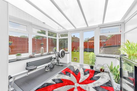 118 Greenview Avenue, Beckenham, BR3 3RU