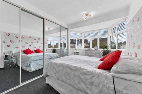 118 Greenview Avenue, Beckenham, BR3 3RU