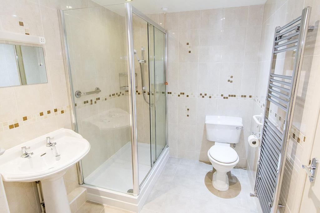 Bathroom/Shower Room