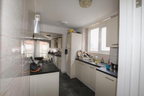 5 bedroom terraced house to rent, Alveston Road