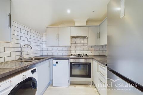 2 bedroom flat to rent, Montague Road, South Wimbledon, SW19