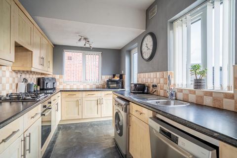 4 bedroom semi-detached house for sale, Leven Road, York