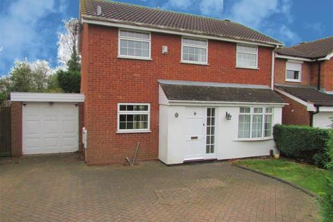 3 bedroom detached house to rent, Loughshaw, Wilnecote, Tamworth