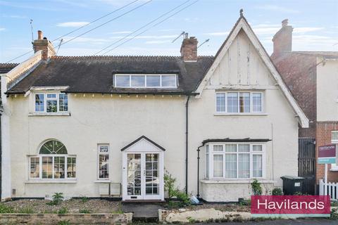 15a Lytton Avenue, London, N13 4EH