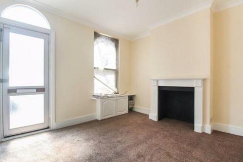 2 bedroom terraced house for sale, Adelaide Street, Luton, Bedfordshire, LU1 1RJ