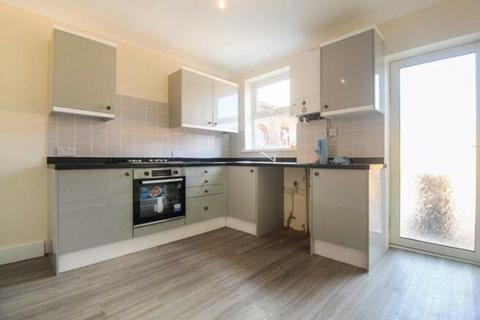 2 bedroom terraced house for sale, Adelaide Street, Luton, Bedfordshire, LU1 1RJ