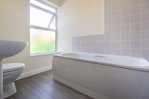 2 bedroom terraced house for sale, Adelaide Street, Luton, Bedfordshire, LU1 1RJ