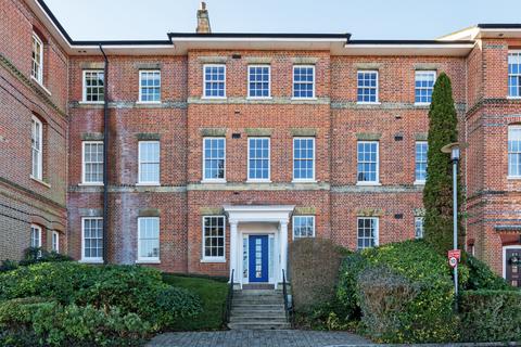 3 bedroom flat for sale, Alison Way, Winchester, Hampshire, SO22