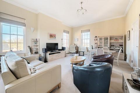 3 bedroom flat for sale, Alison Way, Winchester, Hampshire, SO22