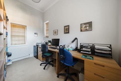 21 Alison Way, Winchester, SO22 5BT